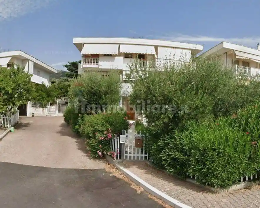 Appartamento in affitto a Mattinata