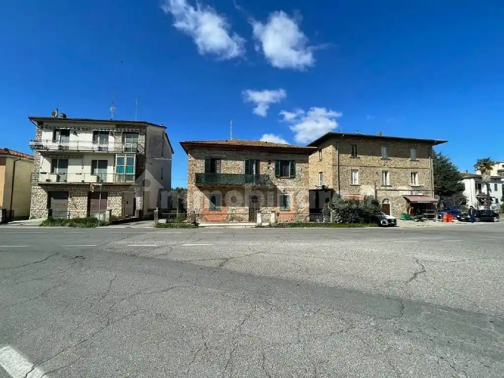 Casa indipendente in vendita a Arezzo