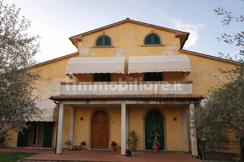 Villa in vendita a Arezzo