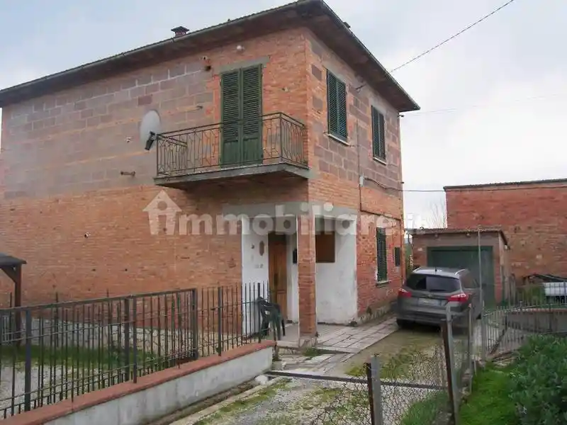 Casa indipendente in vendita a Sinalunga