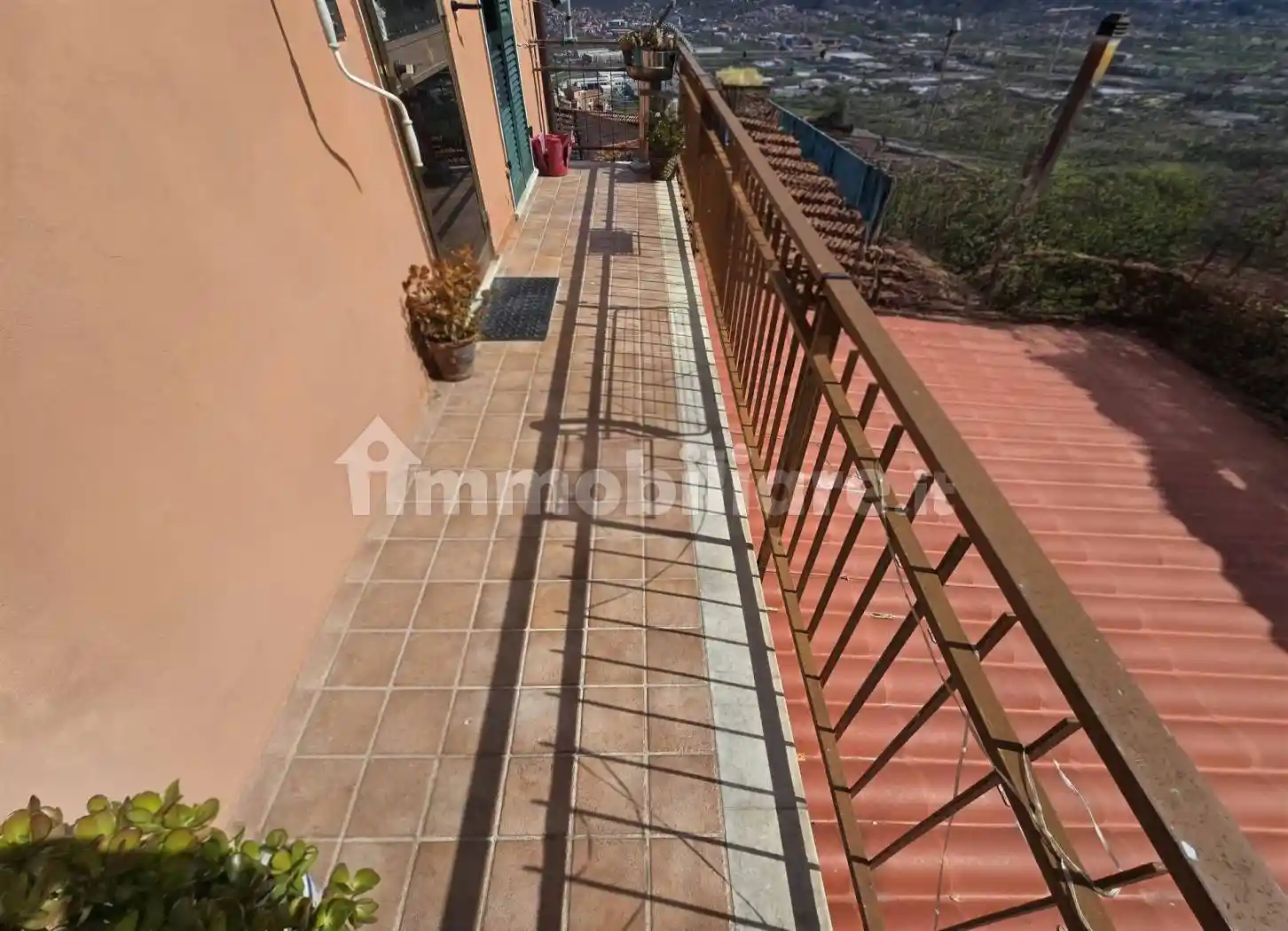 Appartamento in vendita a Vezzano Ligure