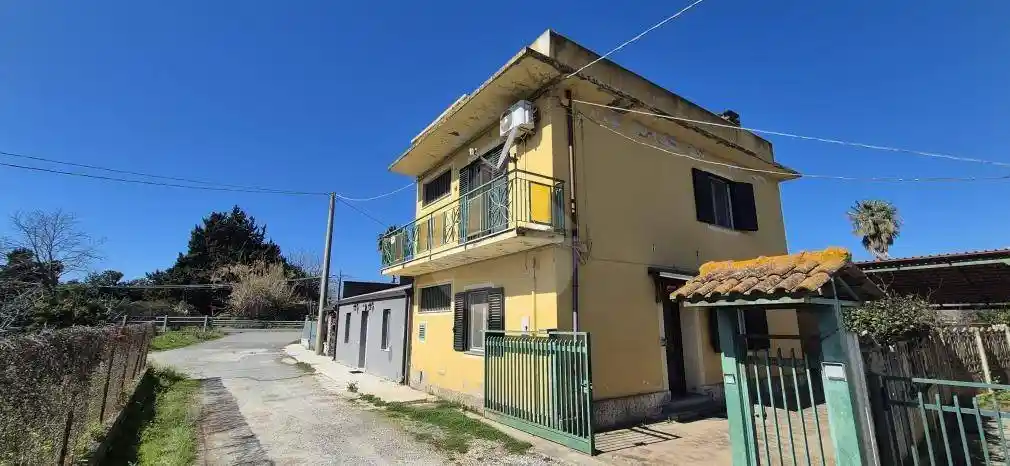 Casa indipendente in vendita a Lamezia Terme