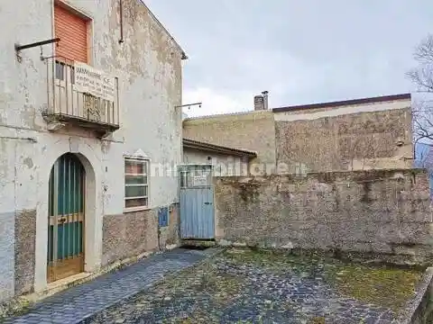 Villa in vendita a Pescolanciano