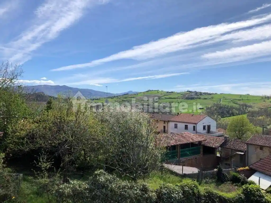 Casa indipendente in vendita a Colli Verdi