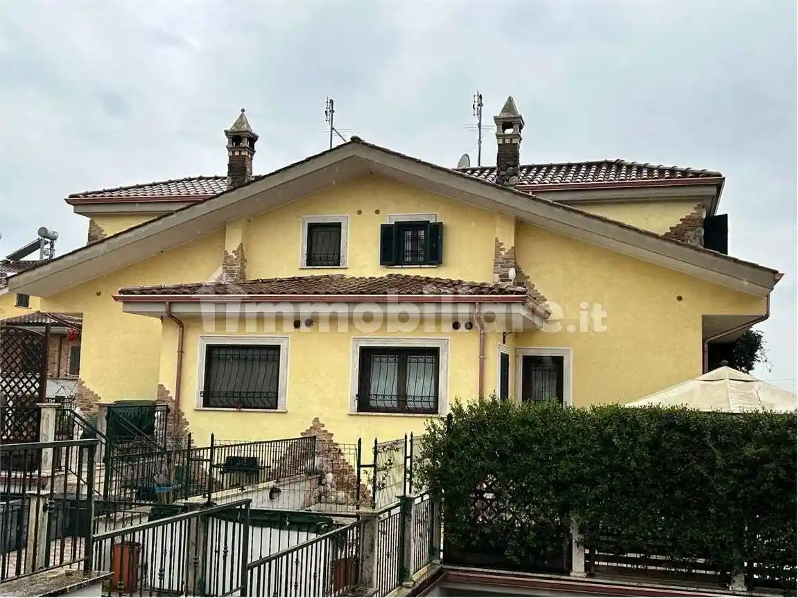 Villetta a schiera in vendita a Guidonia Montecelio