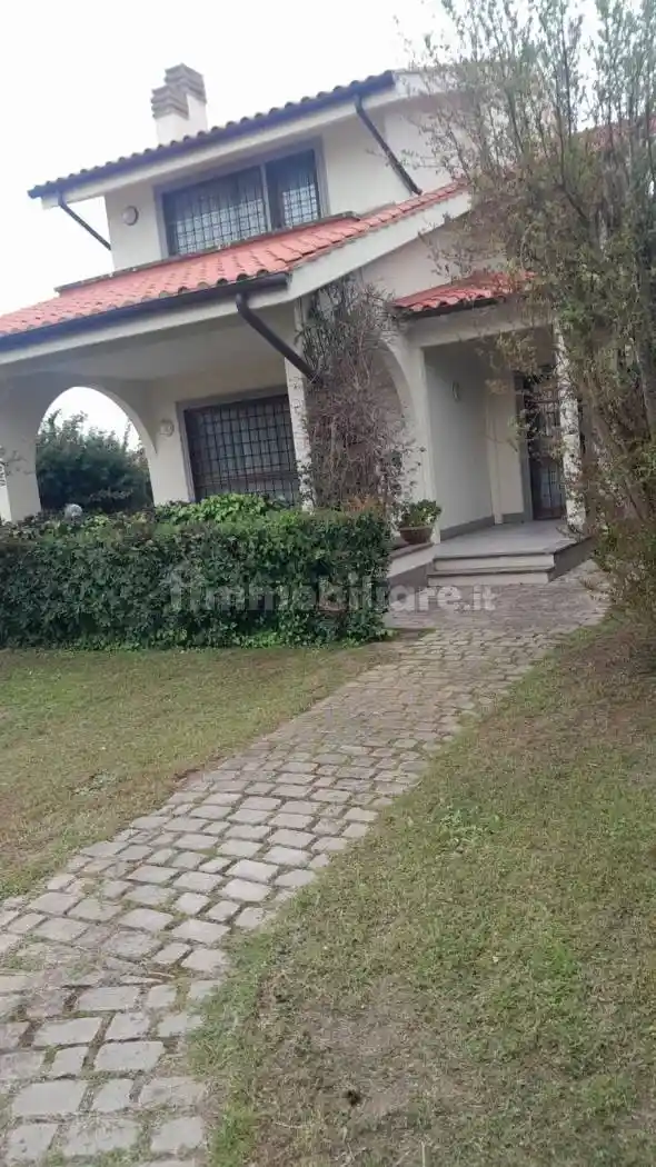 Villa in affitto a Fiumicino