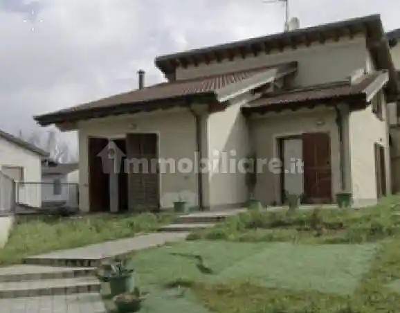 Villa in vendita a Castelleone