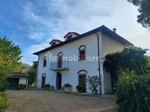 Villa in vendita a Arezzo