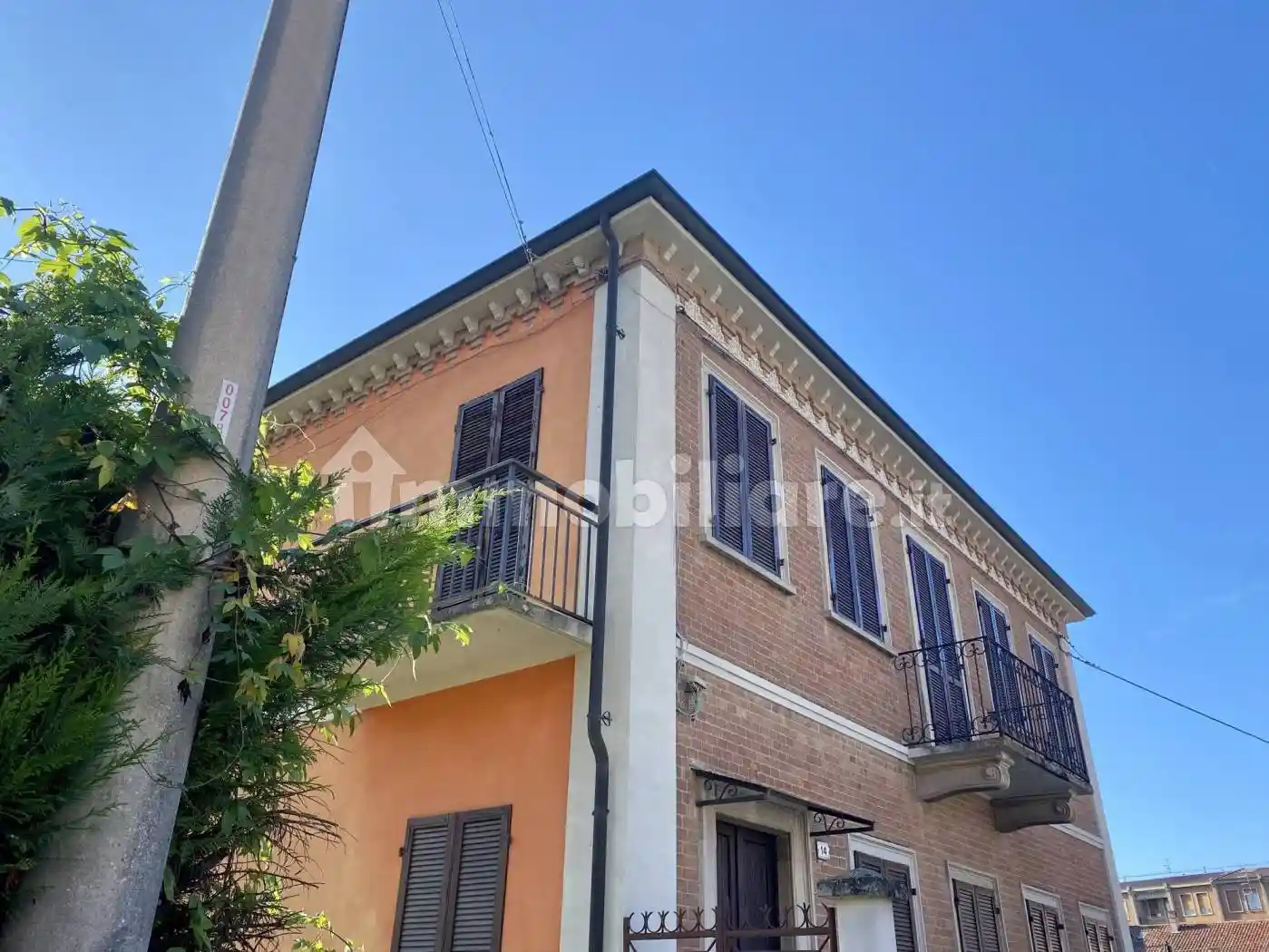 Villa in vendita a Alba