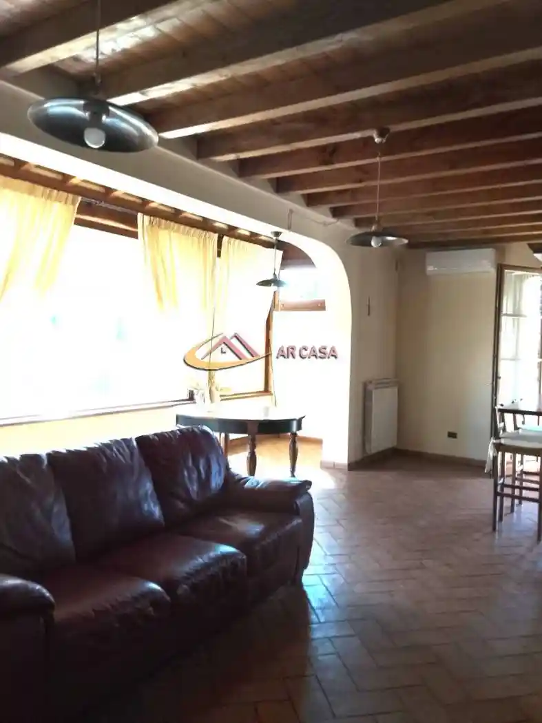 Casa indipendente in vendita a Arezzo
