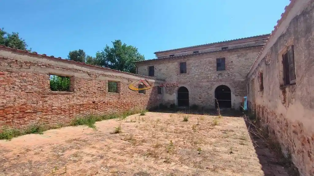 Rustico - Casale in vendita a Castiglione del Lago