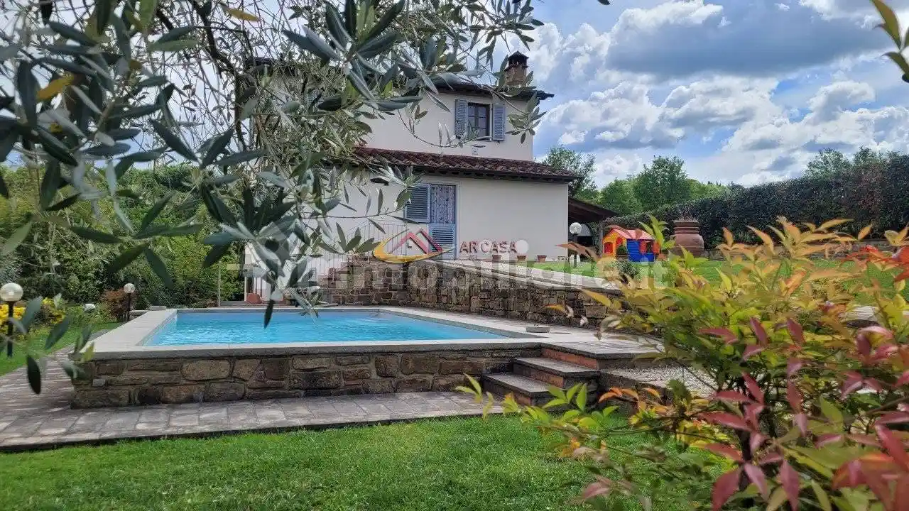 Villa in vendita a Montevarchi