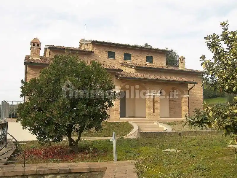 Villa in vendita a Sinalunga