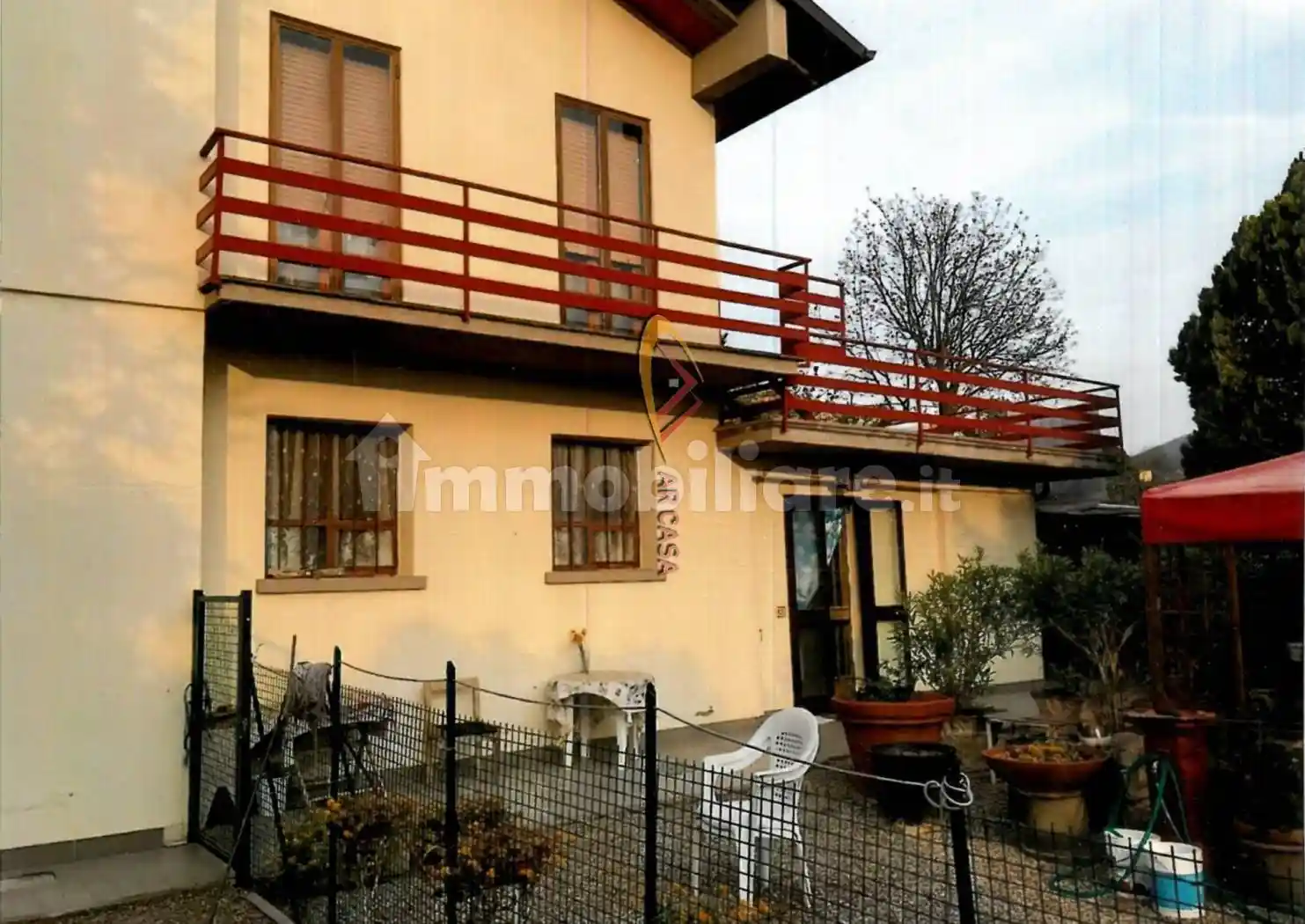 Casa indipendente in vendita a Arezzo