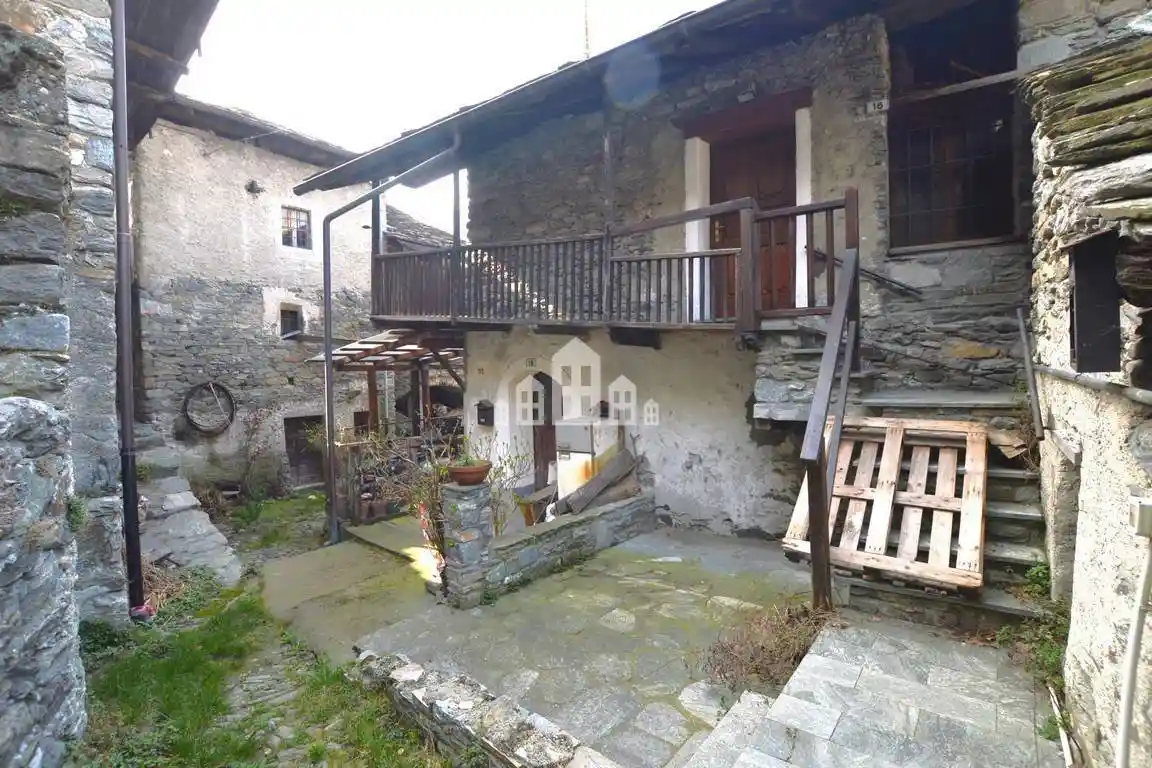 Appartamento in vendita a Arnad