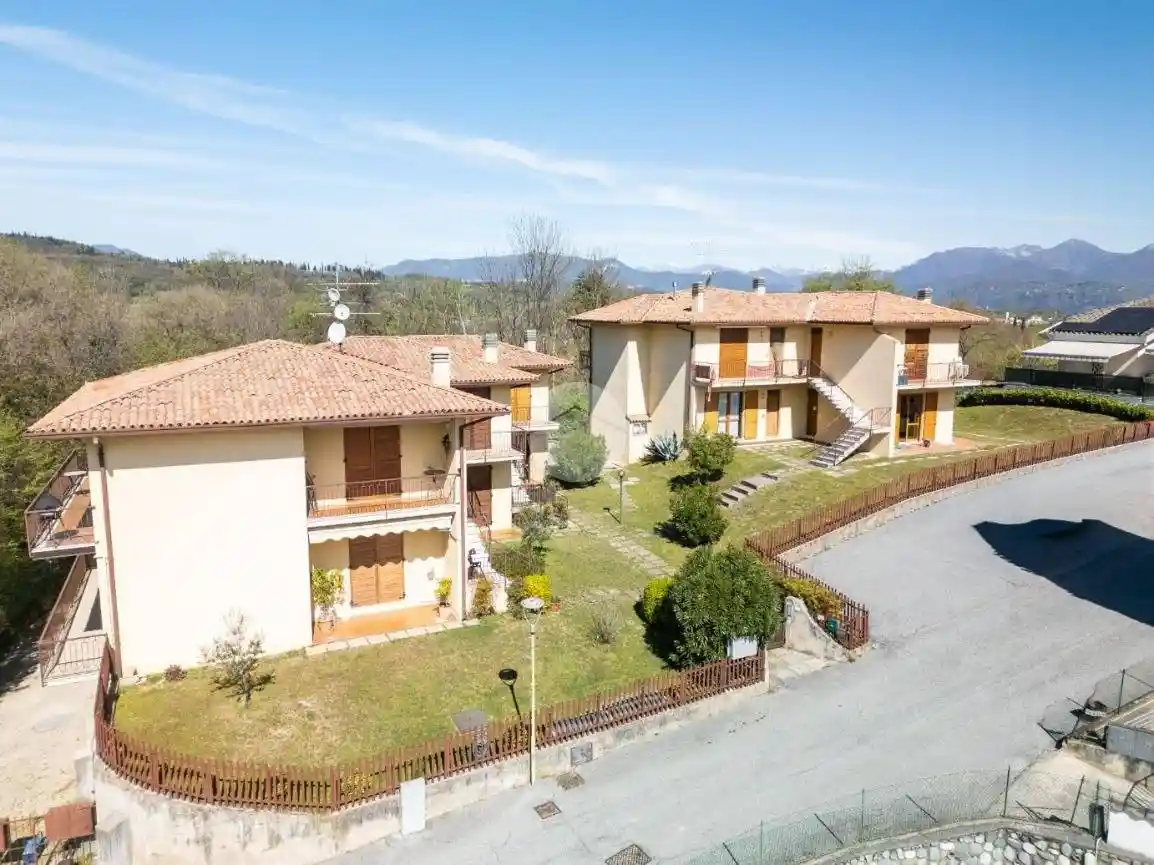 Appartamento in vendita a Soiano del Lago