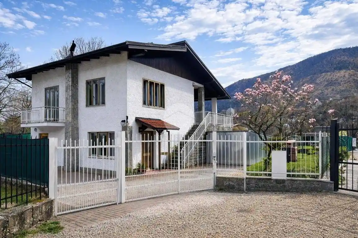 Villa in vendita a Val della Torre