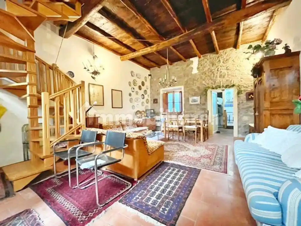 Casa indipendente in vendita a Montefiascone