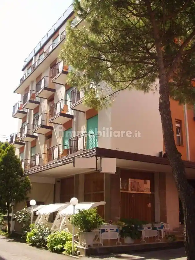 Palazzo - Edificio in vendita a Jesolo
