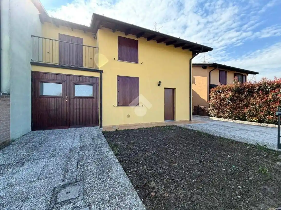 Villetta a schiera in vendita a Casaletto Vaprio