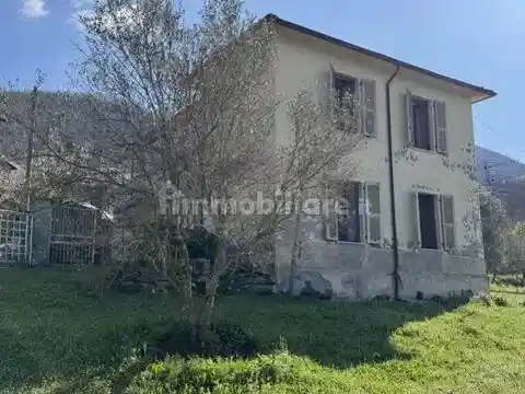 Villa in vendita a Casola in Lunigiana