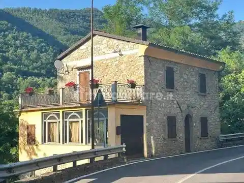 Villa in vendita a Fivizzano