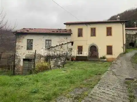 Rustico - Casale in vendita a Fivizzano