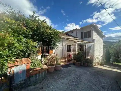 Villa in vendita a Fivizzano