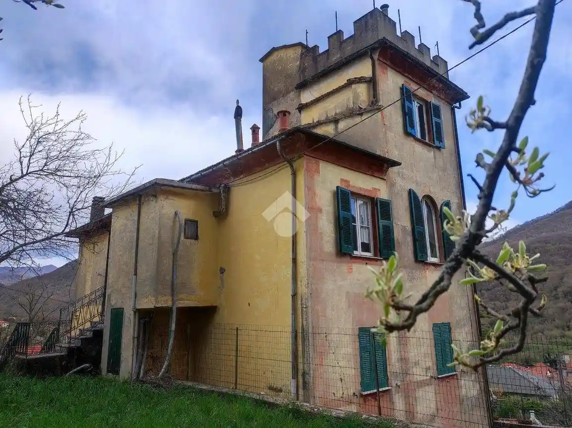 Villa in vendita a Montoggio