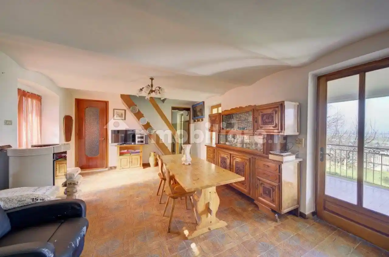 Casa indipendente in vendita a Envie