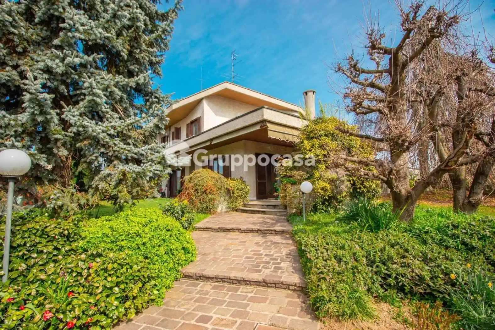 Villa in vendita a Robecchetto con Induno