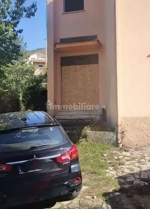 Palazzo - Stabile in vendita a Gualdo Tadino