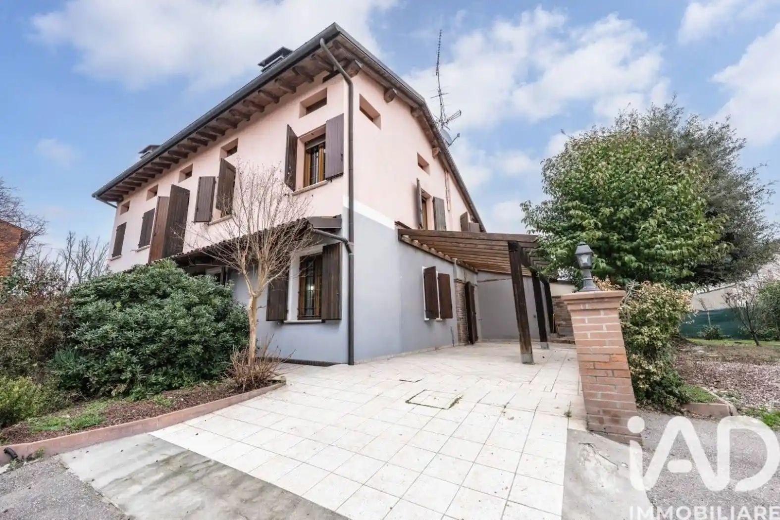 Villa in vendita a Finale Emilia