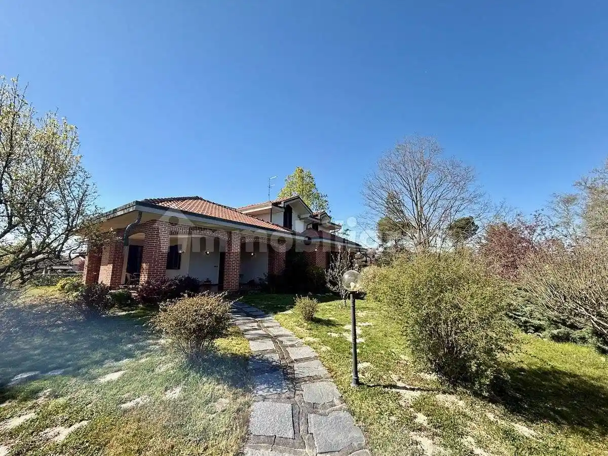 Villa in vendita a Castelletto Cervo