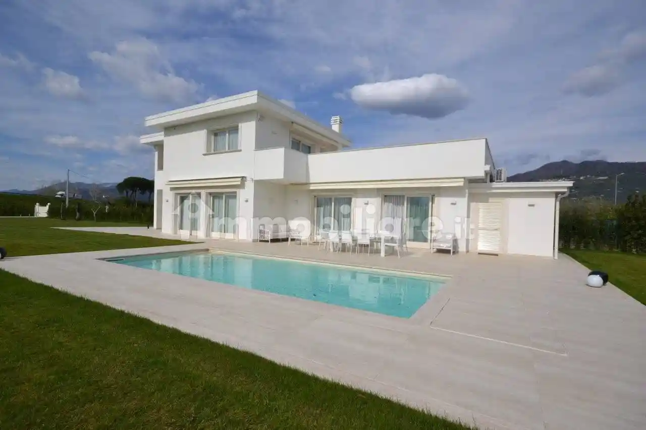 Villa in affitto a Forte dei Marmi