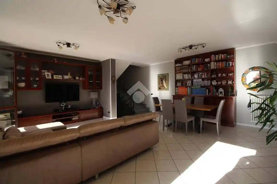 Villetta a schiera in vendita a Montechiarugolo