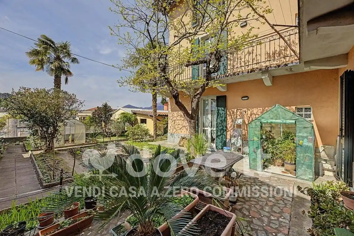 Casa indipendente in vendita a Luino