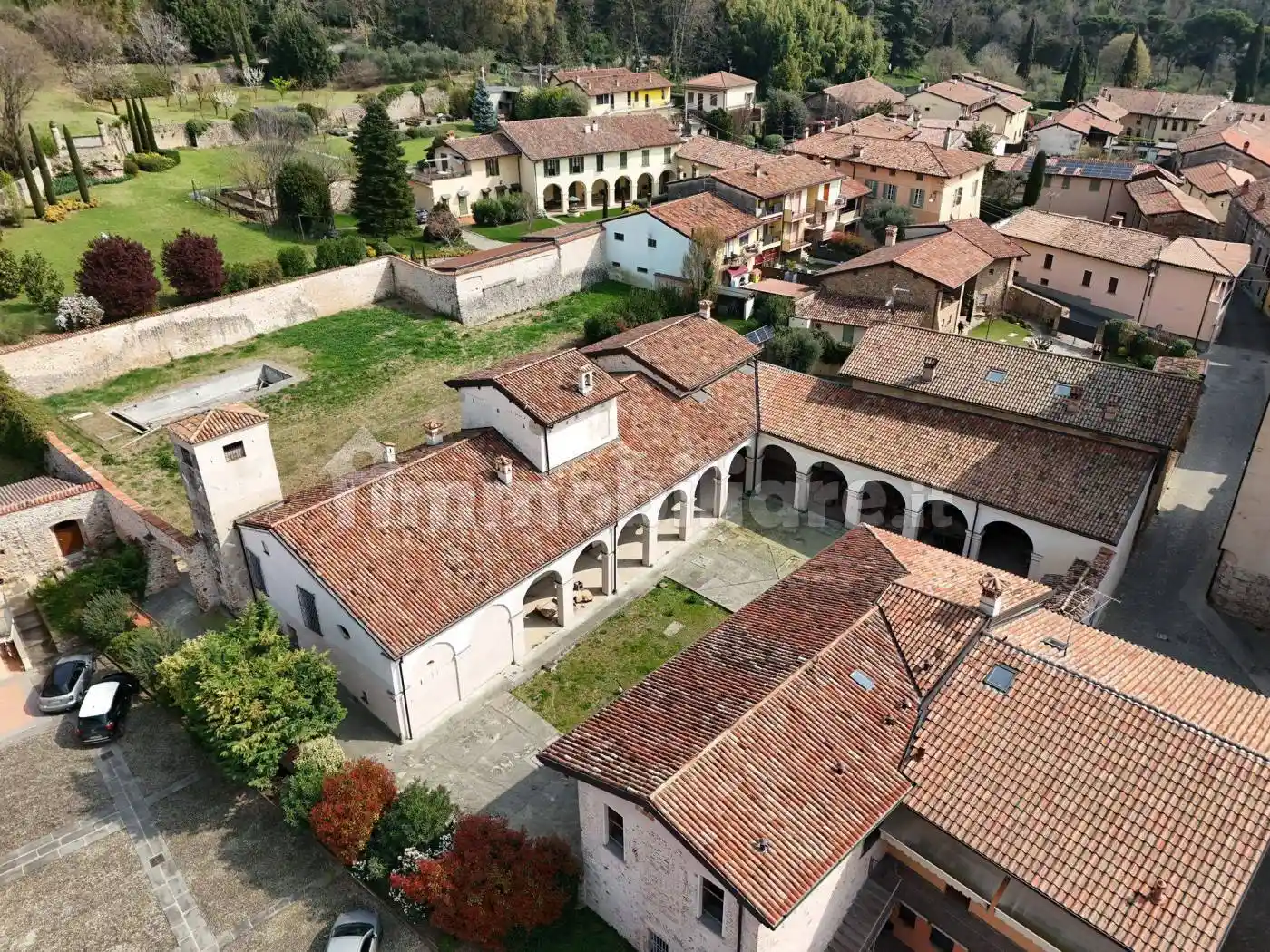 Palazzo - Edificio in vendita a Cologne