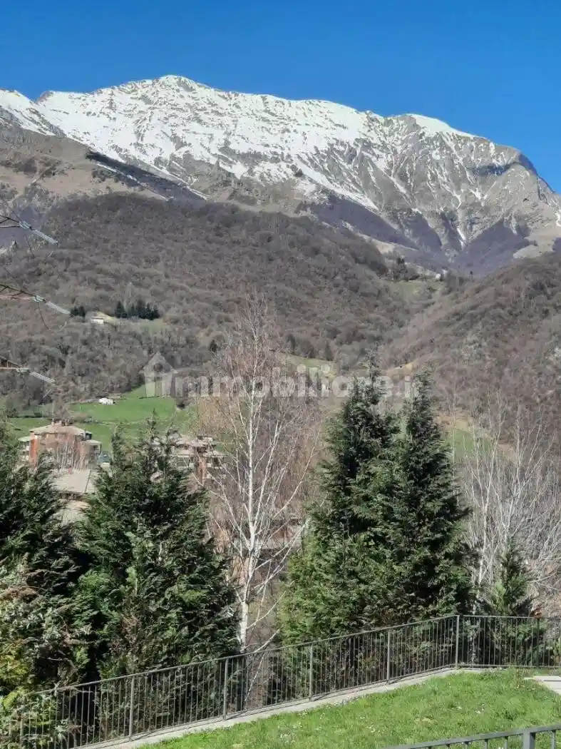 Villa in vendita a Cremeno