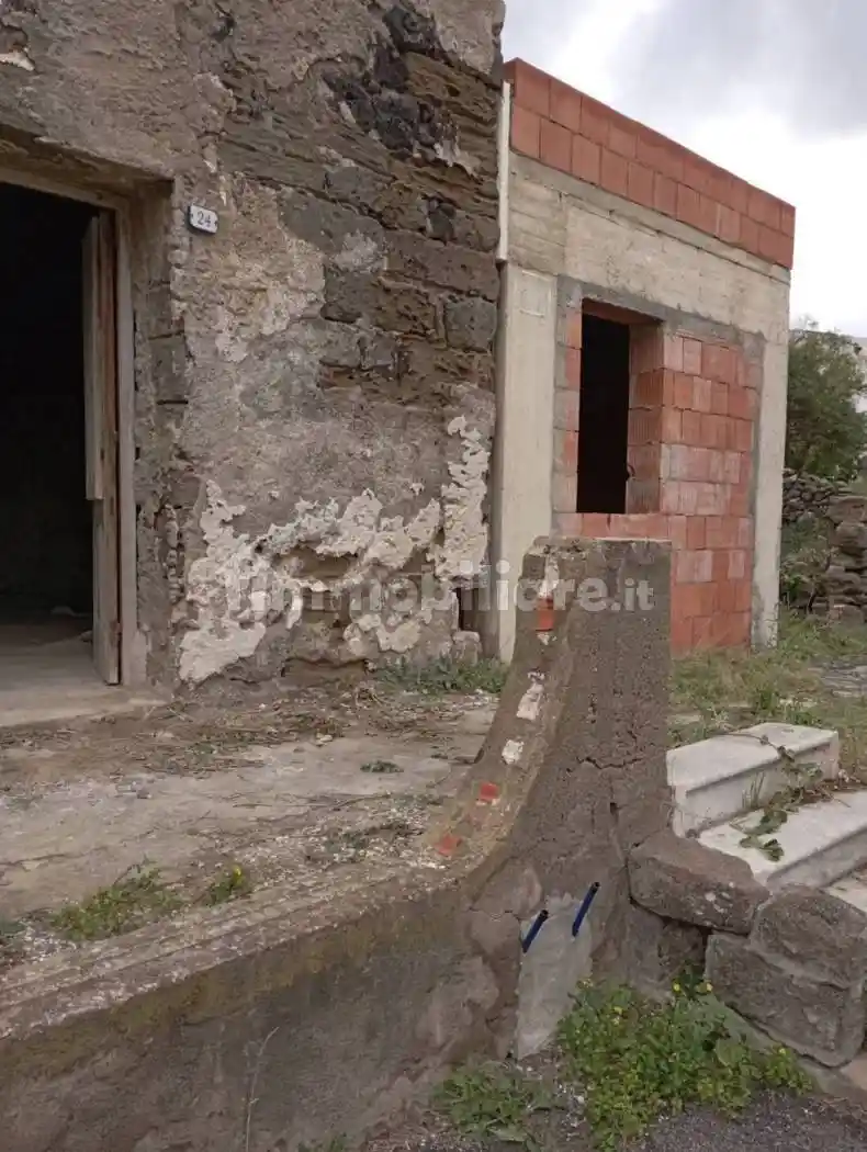 Palazzo - Edificio in vendita a Pantelleria