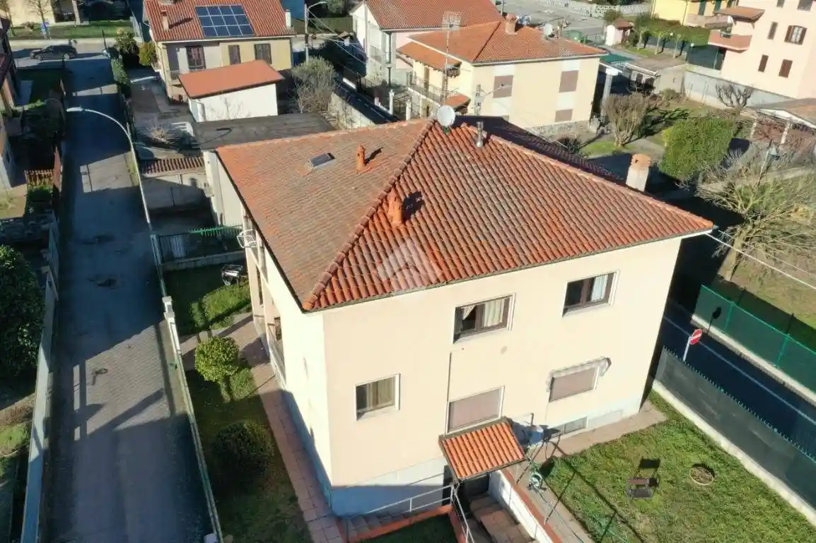 Villa in vendita a Besate