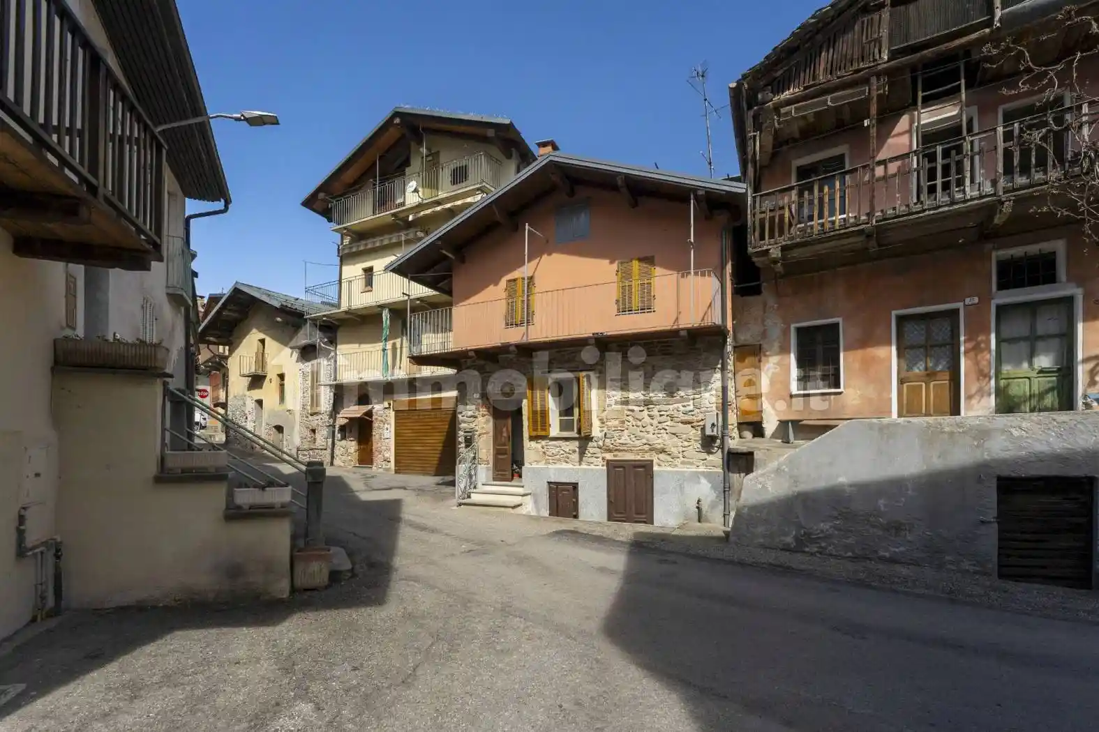 Casa indipendente in vendita a Demonte