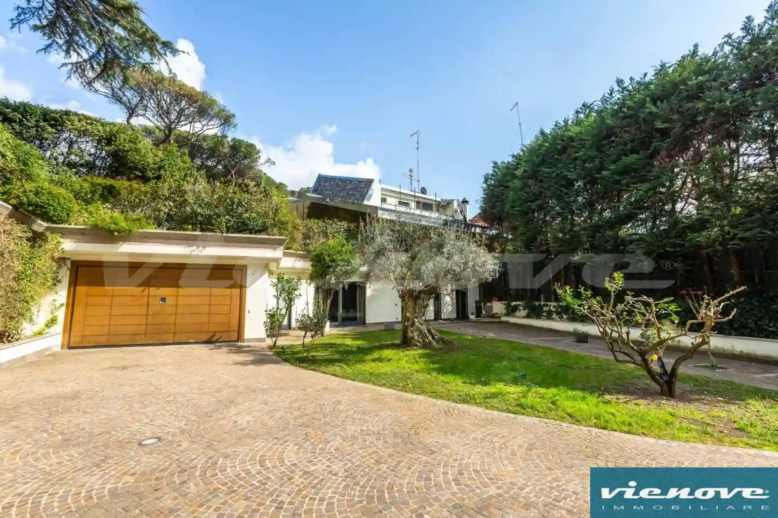 Villa - foto 2