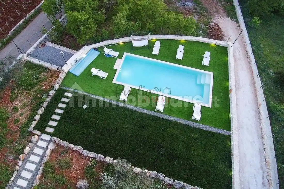 Rustico - Casale in vendita a Locorotondo