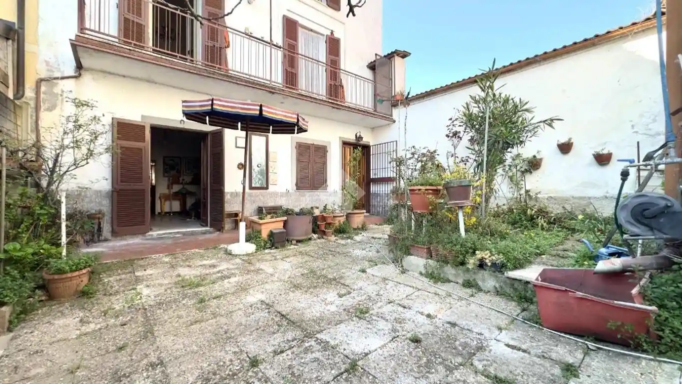 Villa in vendita a Pasturana