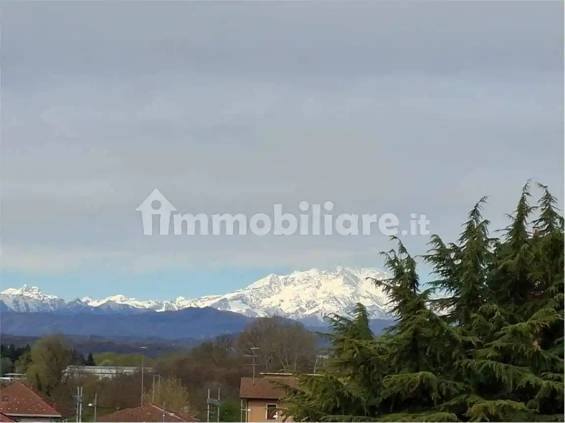 Appartamento in affitto a Sesto Calende