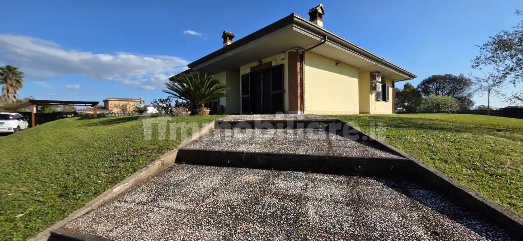 Villa in vendita a Latina