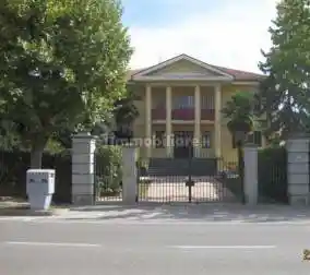 Villa in vendita a Cherasco