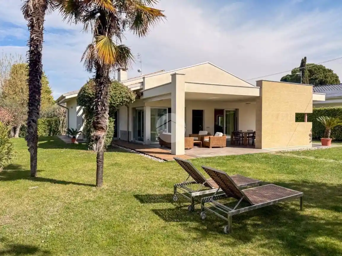 Villa in vendita a Bardolino