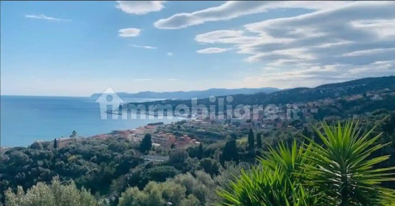 Appartamento in vendita a Varazze